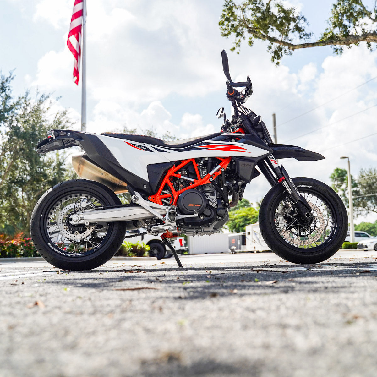 2019 KTM 690 SMC R