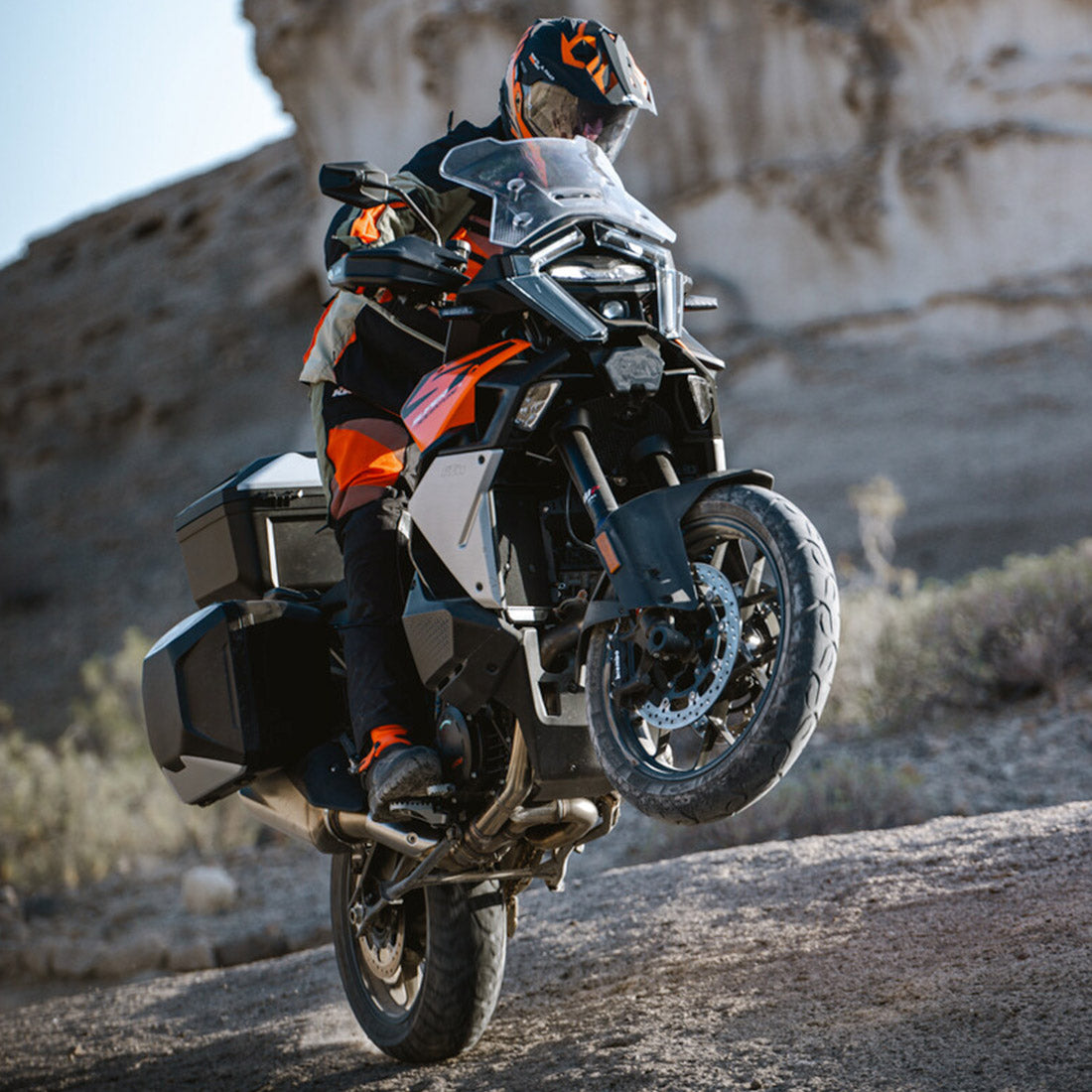 2027 KTM 1390 SUPER ADVENTURE S EVO
