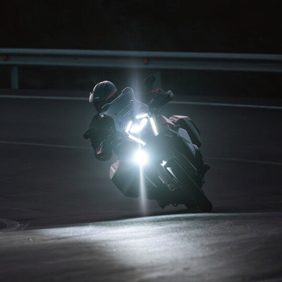 2027 KTM 1390 SUPER ADVENTURE S EVO