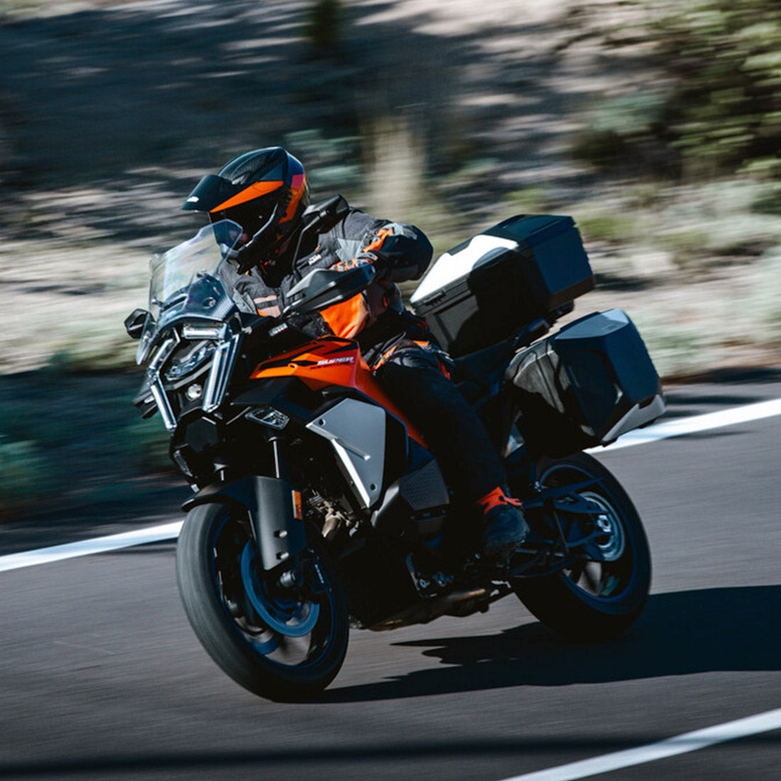 2027 KTM 1390 SUPER ADVENTURE S EVO
