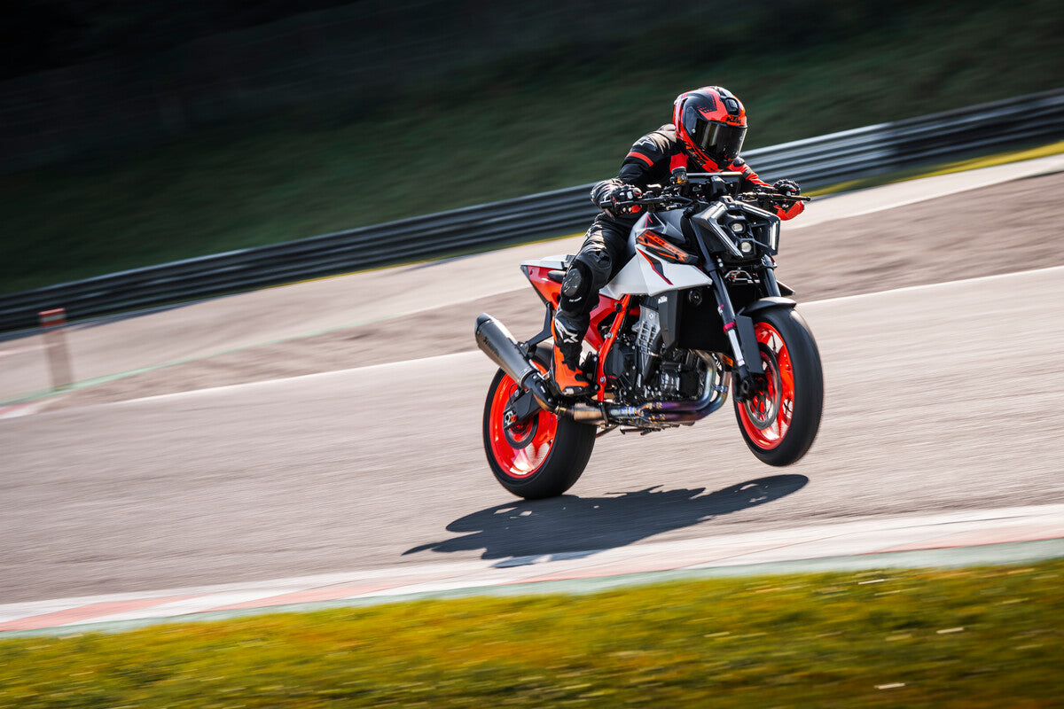 2026 KTM 990 DUKE R