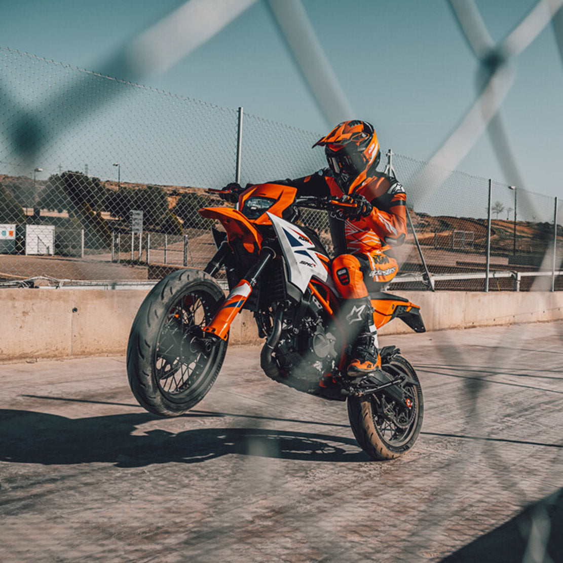 2025 KTM 390 SMC R
