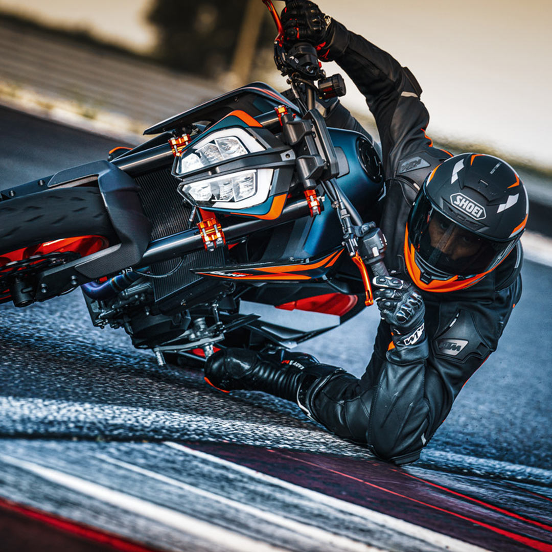 2023 KTM 890 DUKE R