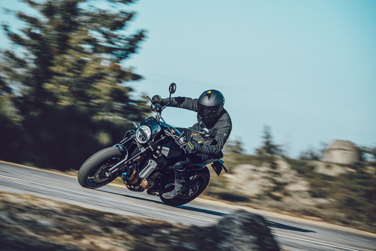 Experience the Husqvarna Svartpilen 801 in Stuart, FL