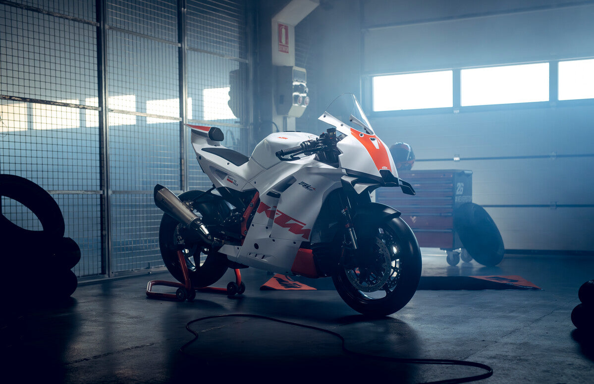 2026 KTM 990 RC R TRACK | Track-Only Supersport Performance