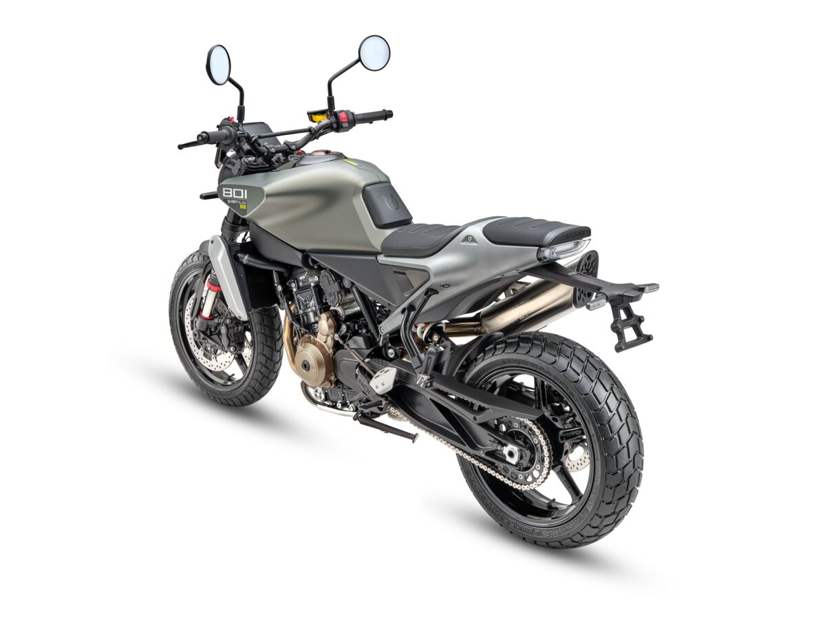 2027 Husqvarna Svartpilen 801 SE