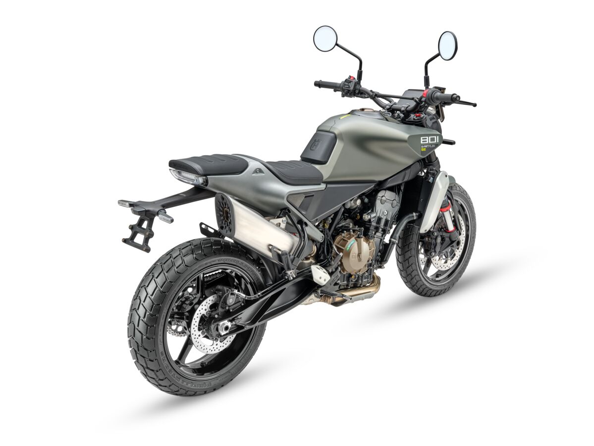 2027 Husqvarna Svartpilen 801 SE