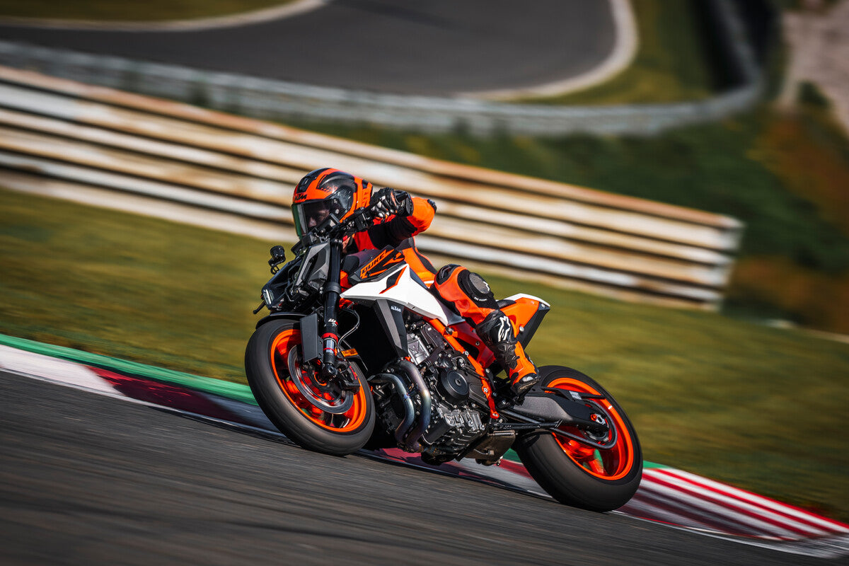 2026 KTM 990 DUKE R