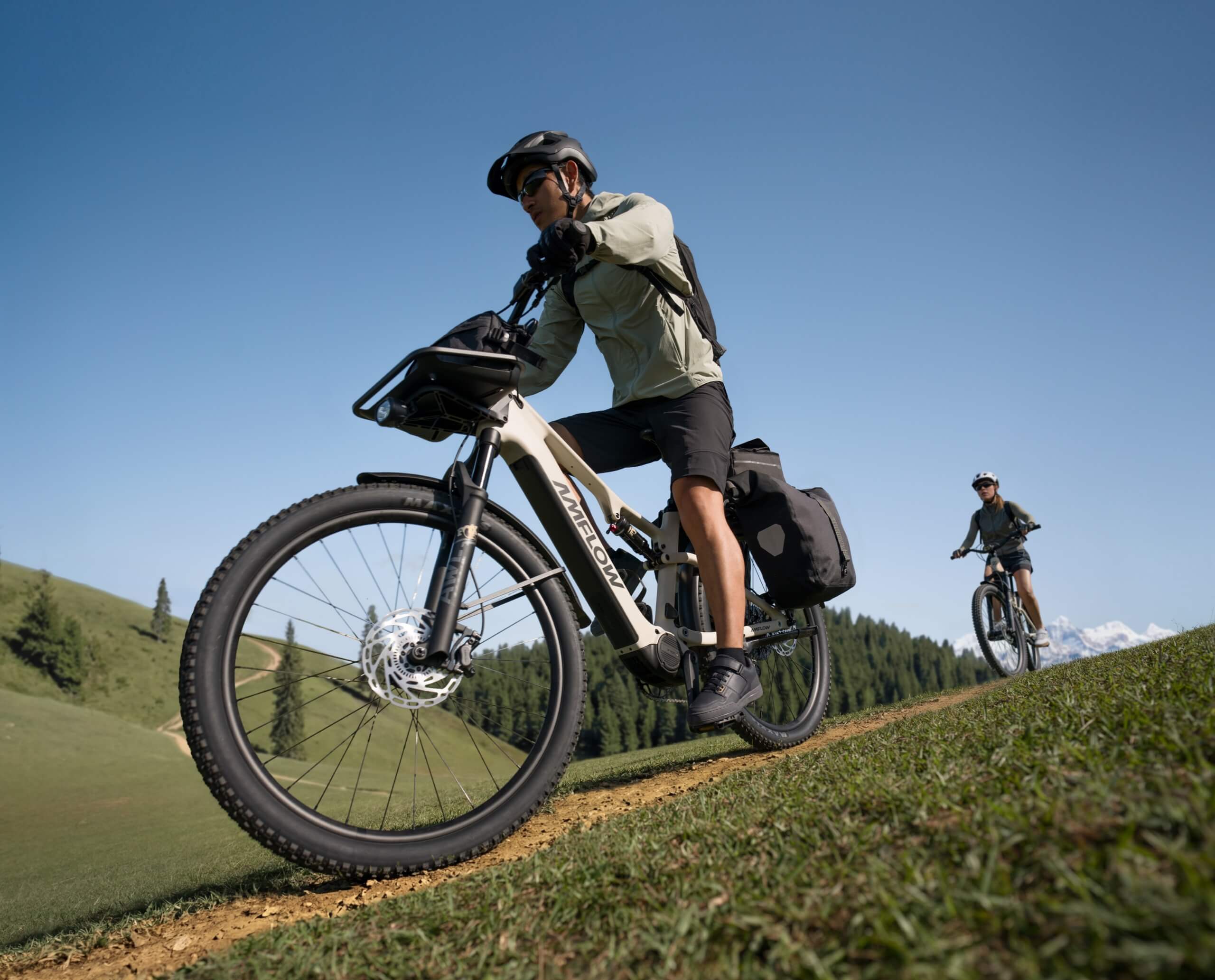 Amflow TL Carbon lifestyle - riding shot